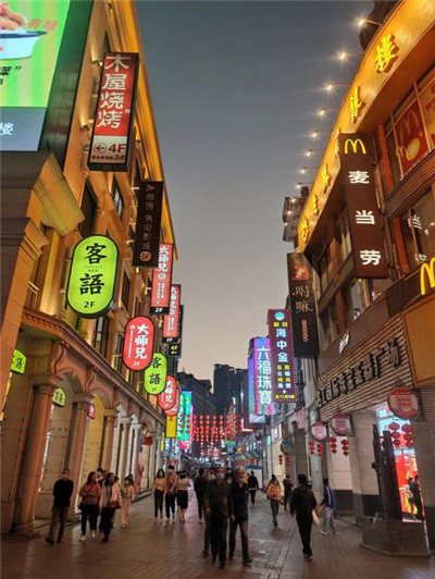 深圳玫瑰园会所，沉浸在花香和美丽之中
